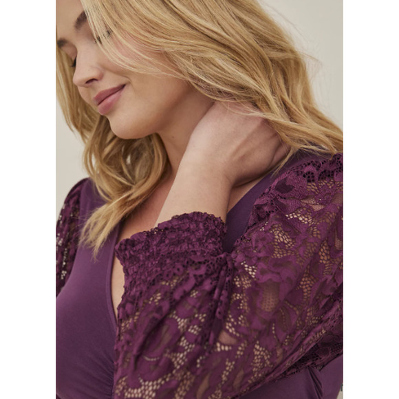 TORRID SIZE 3 LACE V-NECK RUCHED FRONT LONG SLEEVE TOP SIZE 22-24, 3X - Picture 3 of 6